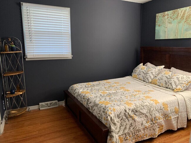 Building Photo - 2709 Highland Dr