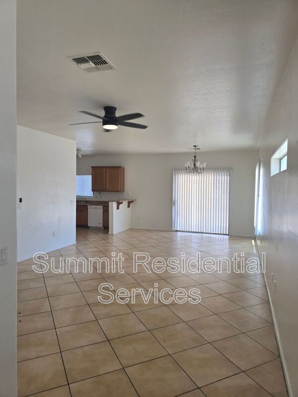 Building Photo - 3569 Drexel Manor Stra