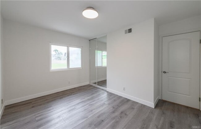 Building Photo - 27 Eden