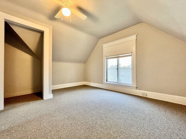Building Photo - Five Bedroom Home in Muskegon