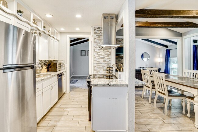 Building Photo - 4626 Trailwood Dr