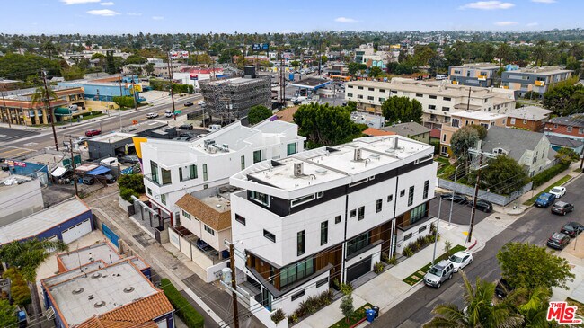 Building Photo - 2435 Penmar Ave