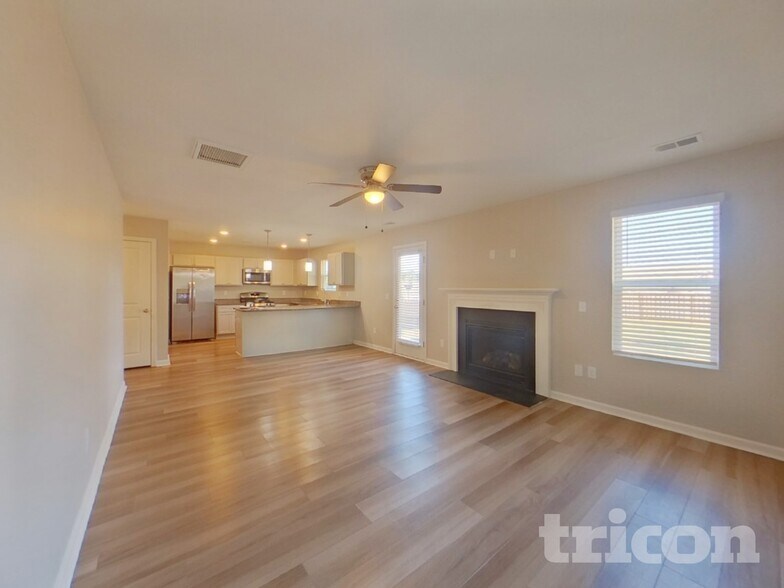 Building Photo - 35 Chalet Ct