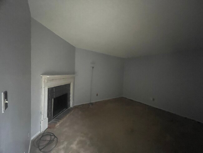 Building Photo - 720 Coventry Ln