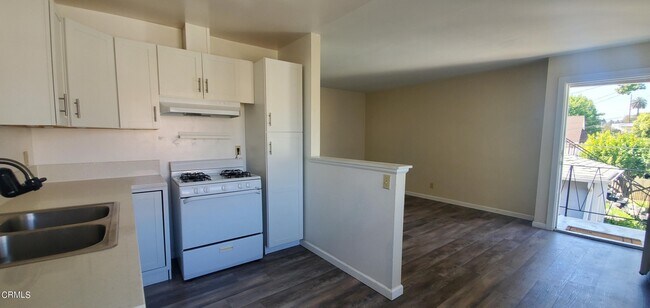Building Photo - 114 Huntington Dr N