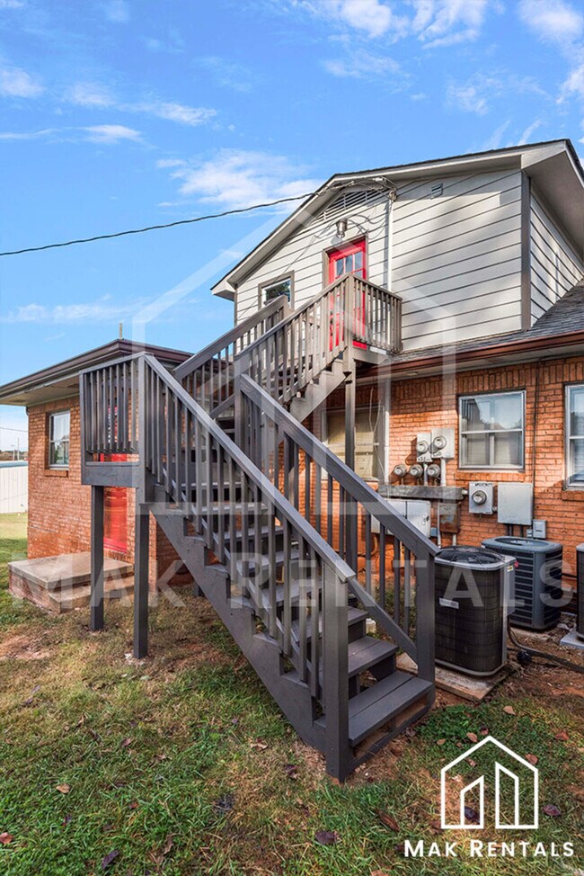 Building Photo - Mocksville