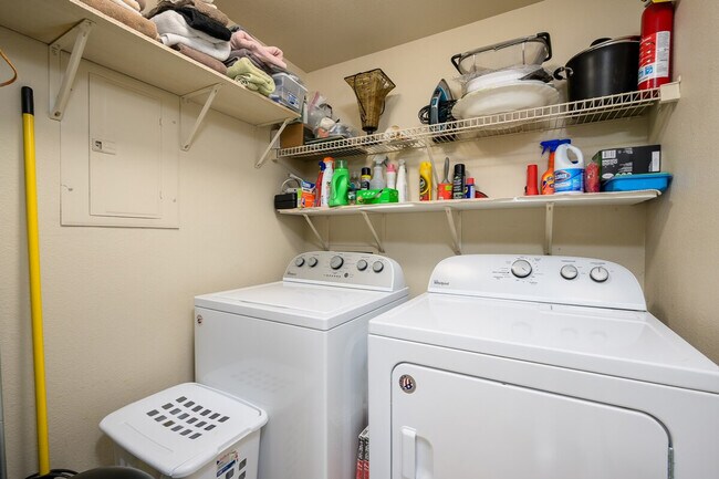 Building Photo - 15095 N Thompson Peak Pkwy