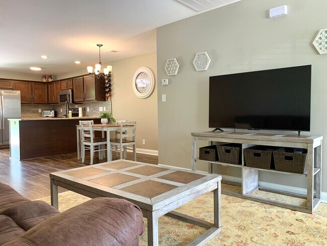 Building Photo - 364 Sam Houston Cir