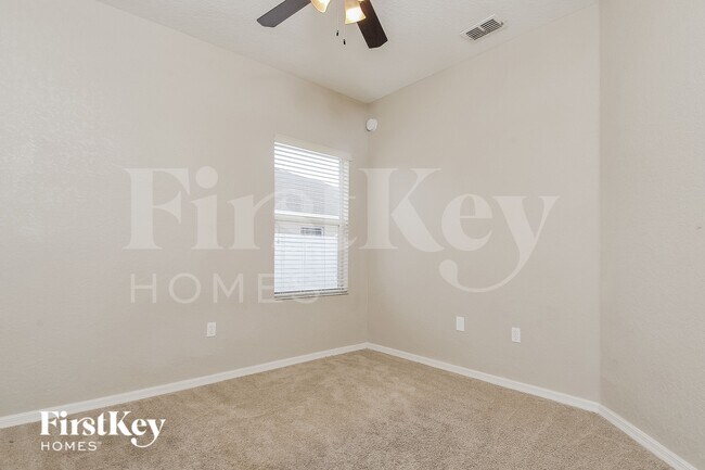 Building Photo - 10611 Carloway Hills Dr
