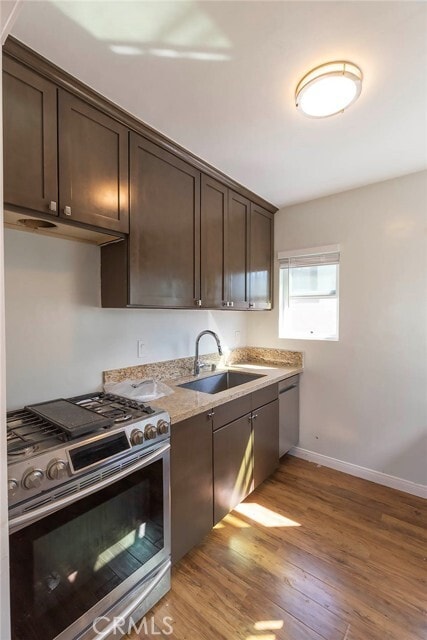 Building Photo - 416 31st St