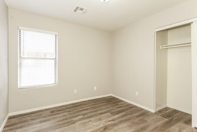 Building Photo - 14453 N Gil Balcome Ct