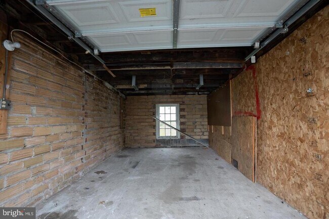 Building Photo - 15 Level Rd