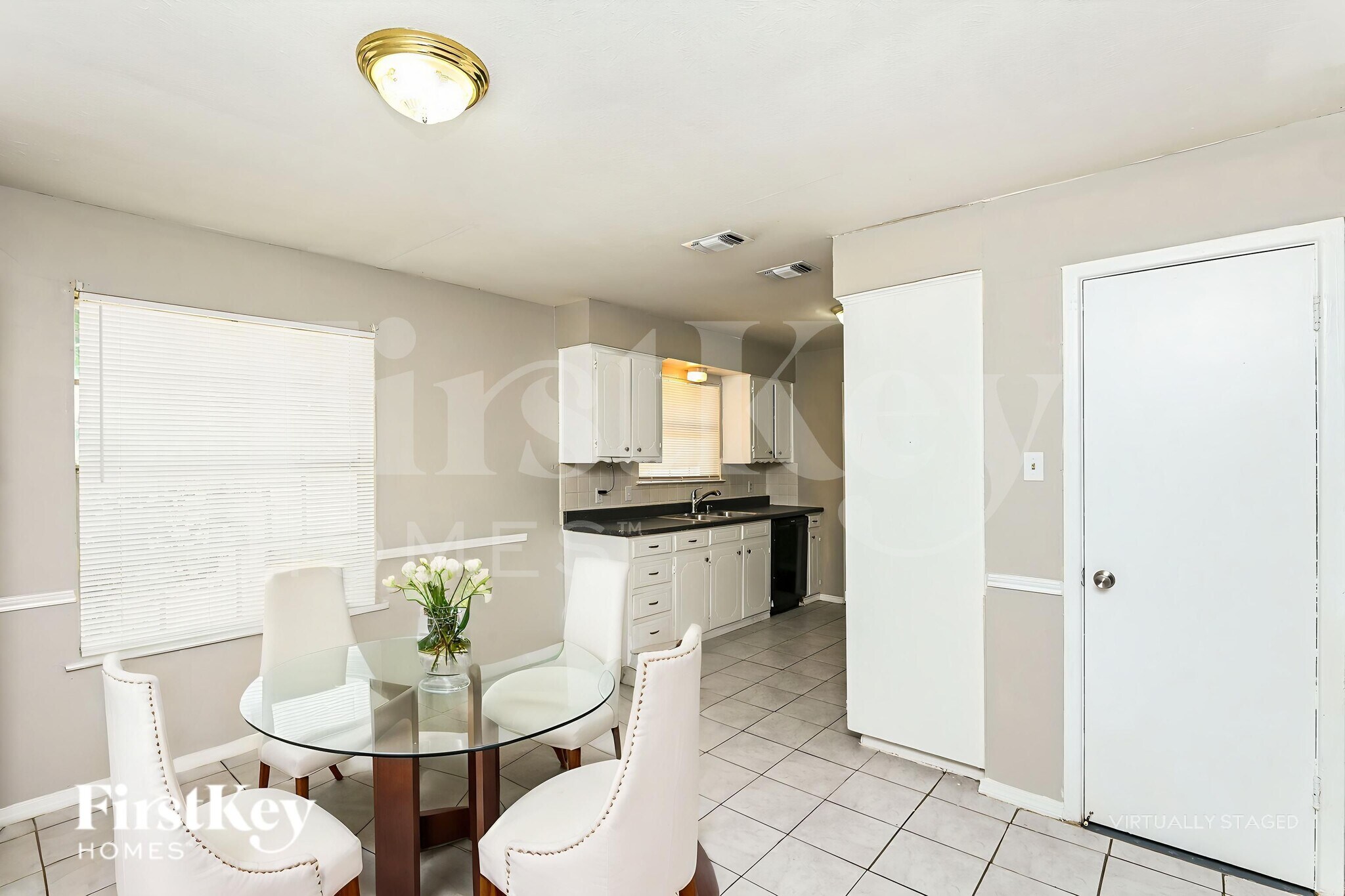 Building Photo - 2908 Portales Dr