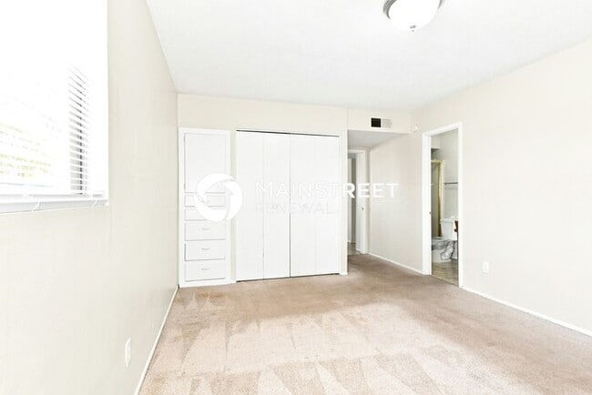Building Photo - 3 Bedroom Pet-Friendly Home in Glendale, AZ with Main Street Renewal