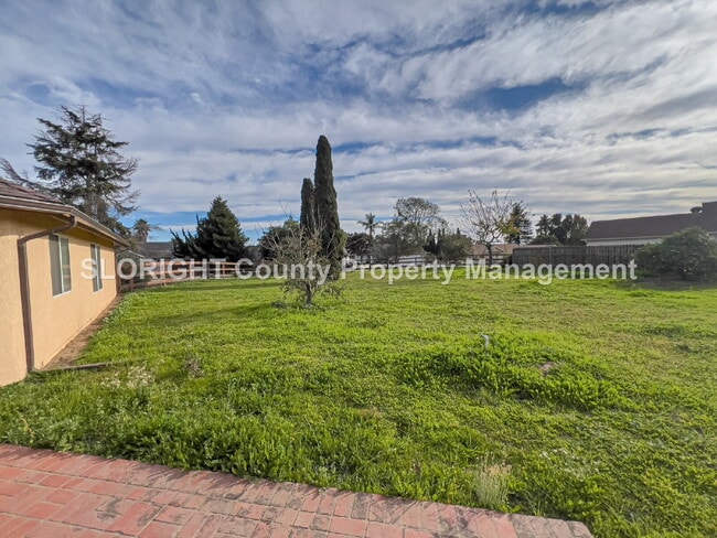 Building Photo - AVAILABLE NOW - Charming Nipomo Home - 3 Bed / 2 Bath