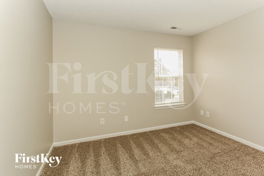 Building Photo - 9849 Aviary Hill Way