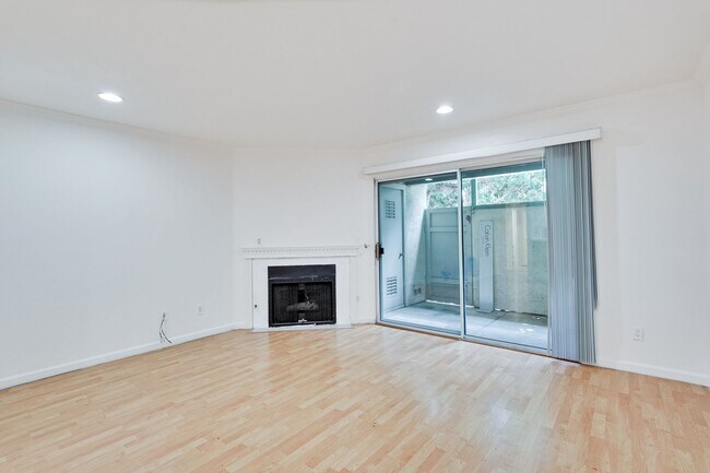 Building Photo - Hidden Silicon Valley Oasis! 2BR/2.5BA Townhome with TWO Private Patios, 2 Dedicated Parking Spac...