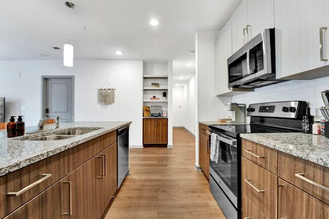 Building Photo - 894 Tiger Blvd