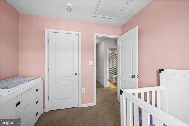Building Photo - 10607 Meridian Hill Way