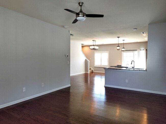 Building Photo - Charming, end-unit, townhome located in the Wrights Crossing Community!