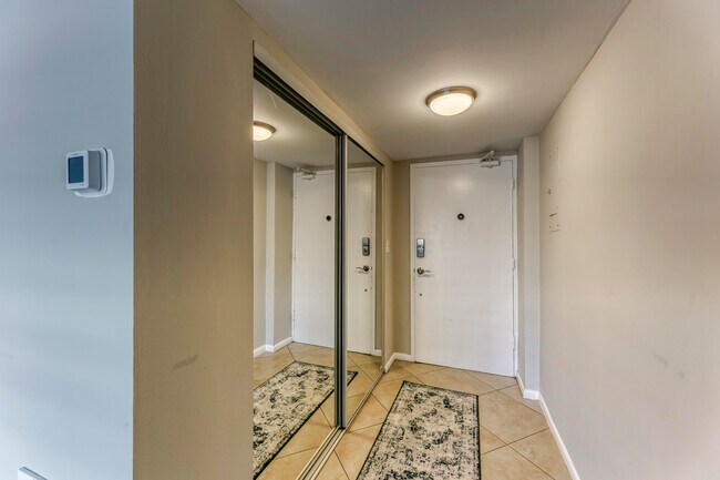 Building Photo - 2900 NE 30th St