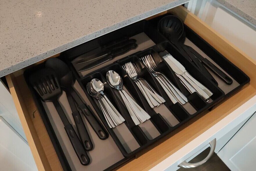 Building Photo - 3644-B Griggs Road-SI ID1047940P