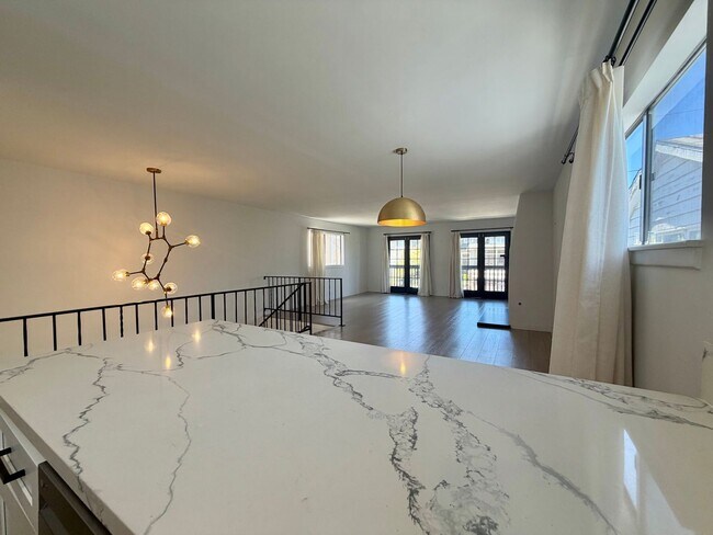 Building Photo - Hill Section 3BD Home with Large Backyard & Renovated Quartz Kitchen