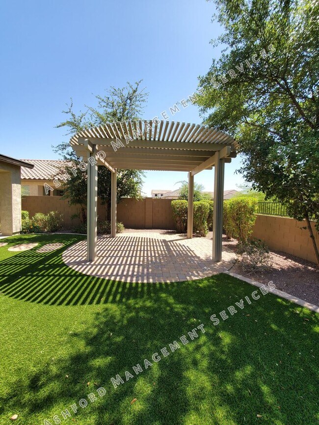 Building Photo - **Move-In Special** Spacious 5-Bedroom Ran...