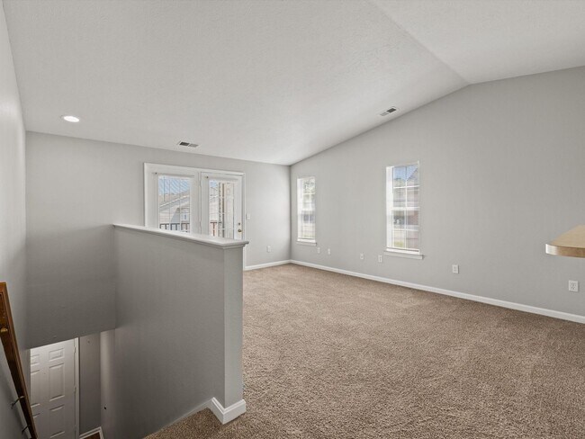 Building Photo - Comfortable 1 Bedroom 1 Bath*********Castle Schools**********Walking Trails