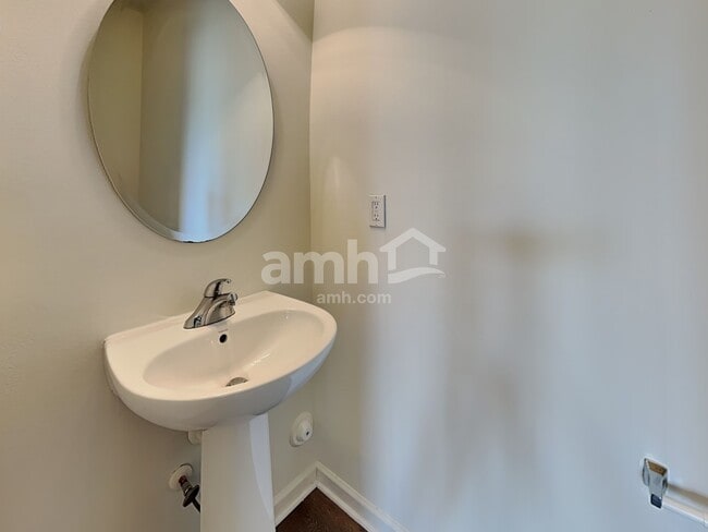 Building Photo - 1566 Cavendish Ct