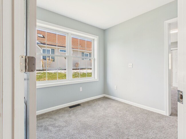 Building Photo - Beautiful Spacious Single Family in Blue Meadow Farms