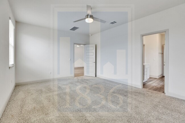 Building Photo - 18001 Umberto Dr