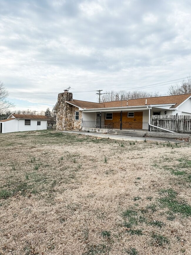 Building Photo - Beautifully Renovated 3BR Home for Rent in...