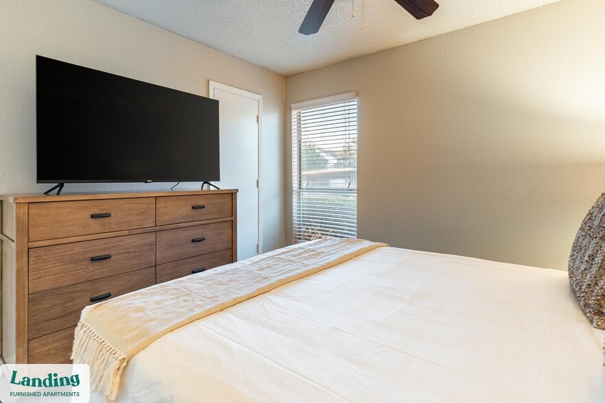 Building Photo - 711 Brentford Pl