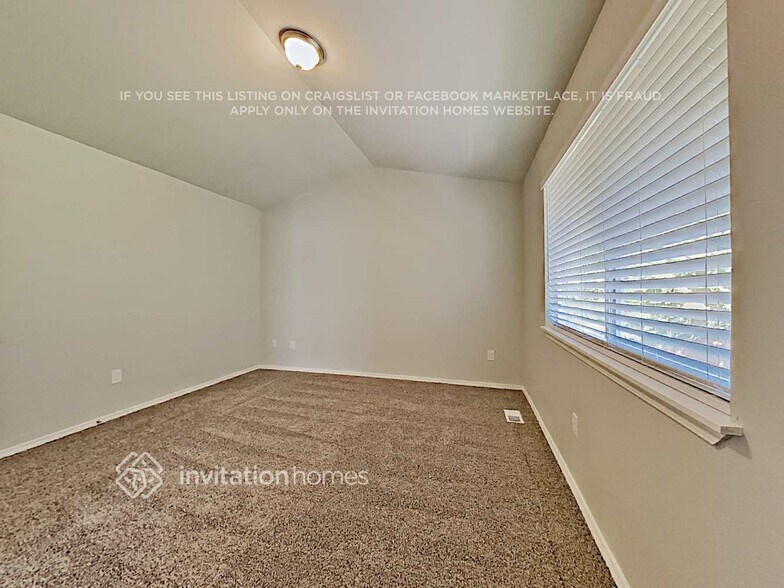 Building Photo - 11308 15th Pl SE