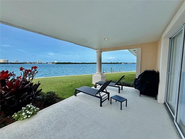 Building Photo - 376 W Royal Flamingo Dr