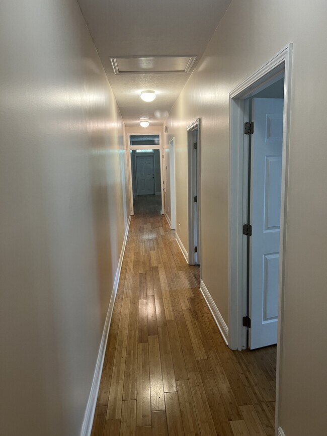 Building Photo - 306 St Francis St