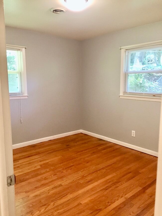 Building Photo - 507 N Gilmer Park