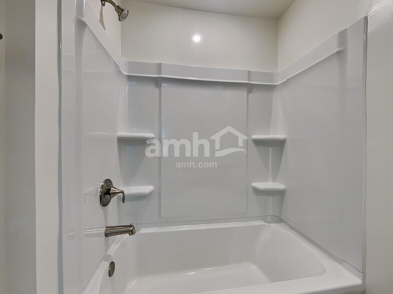 Building Photo - 1609 Lamplighter Ln