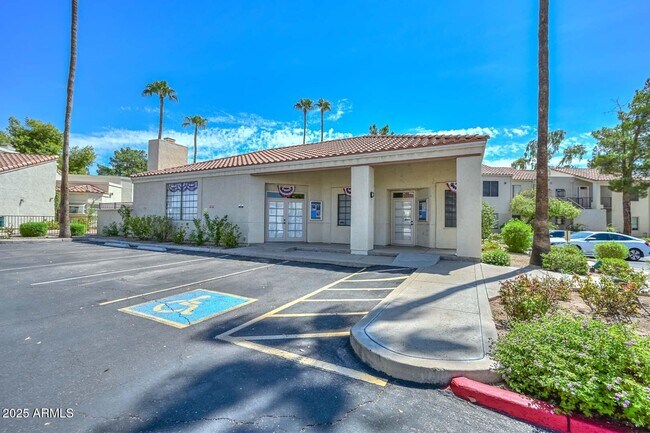 Building Photo - 7101 W Beardsley Rd