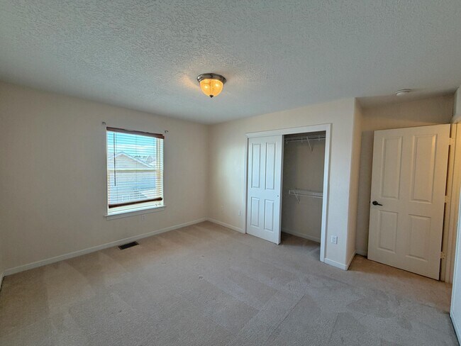 Building Photo - 6216 Calle Vizcaya NW