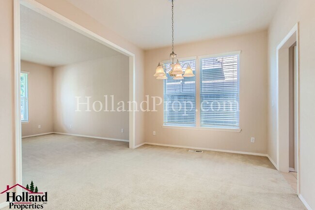 Building Photo - Spacious 4-Bedroom Home in Orenco Gardens ...