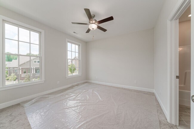 Building Photo - Luxury living in The Providence Village!