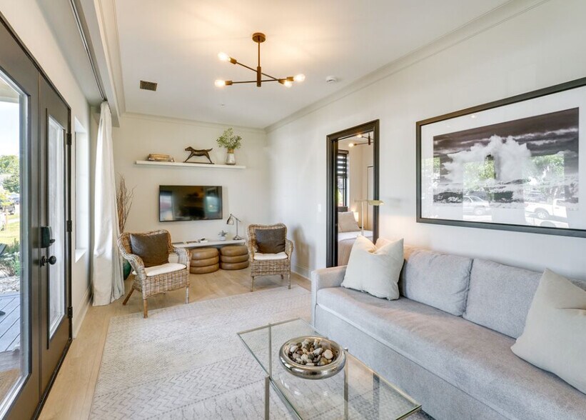 Living Room - 411 S Rath Ave