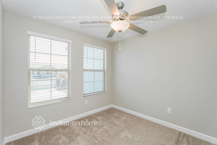 Building Photo - 2883 Coach Manors Way