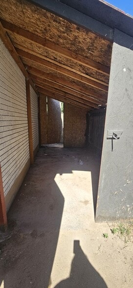 Building Photo - 9831 S Darin Dr