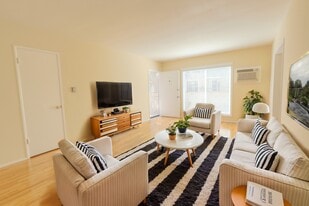 Building Photo - 10459 Riverside Dr