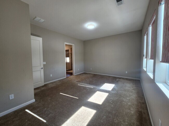 Building Photo - 2500 sq ft home in the Stonebrook area of ...