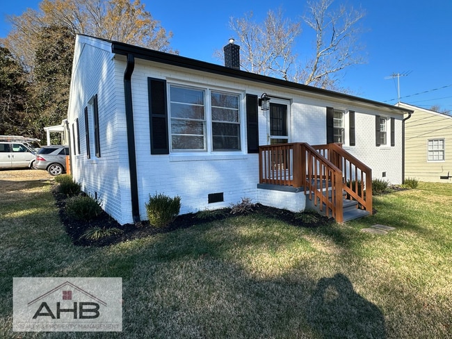 Primary Photo - Great newly updated 3 bed 1 bath home in G...