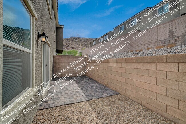 Building Photo - 374 Quail Finch Dr